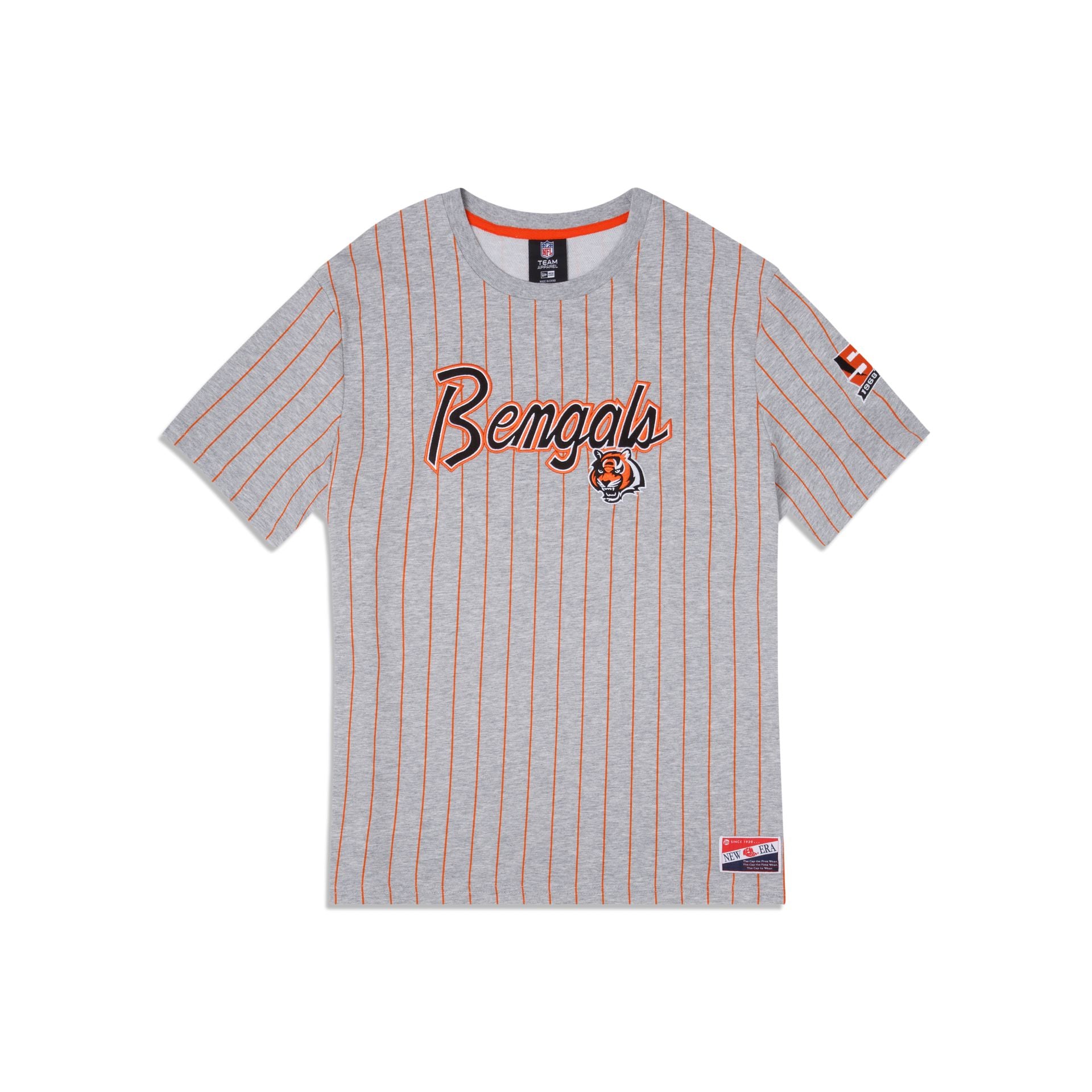 Vintage Braves Retro Three Stripe Weathered T-Shirt