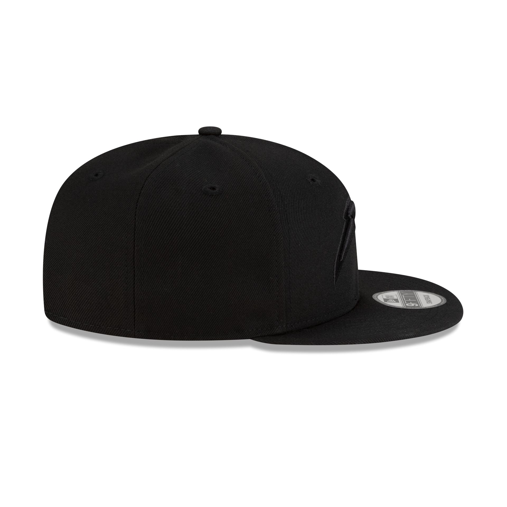 Los Angeles Chargers Black On Black 9FIFTY Snapback Hat