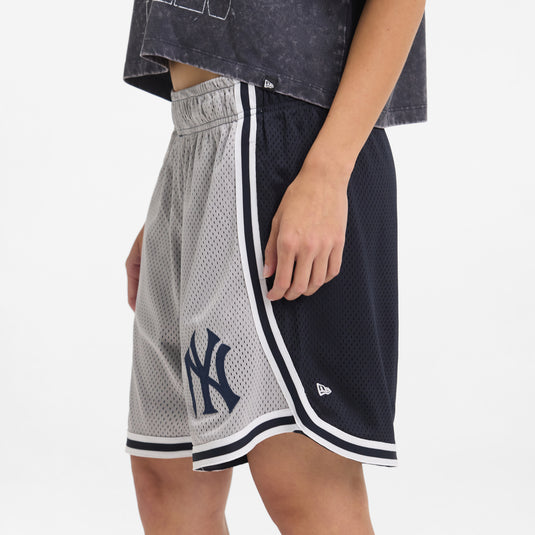 New York Yankees Sport Classics Women's Shorts - New Era Cap