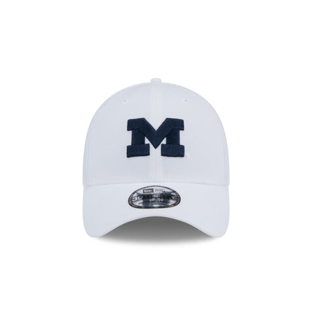 Michigan Wolverines Chrome 39THIRTY Stretch Fit Hat