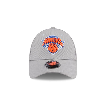 New York Knicks Gray 9FORTY Stretch Snap