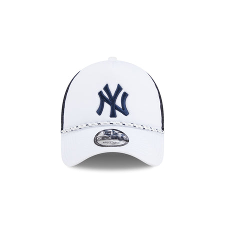 New York Yankees Court Sport 9FORTY A-Frame Trucker Hat