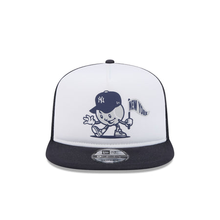 New York Yankees Court Sport 9FIFTY A-Frame Trucker Hat