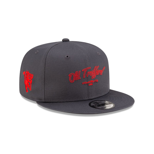 Manchester United Chain Stitch Dark Gray 9FIFTY Snapback Hat - New Era Cap