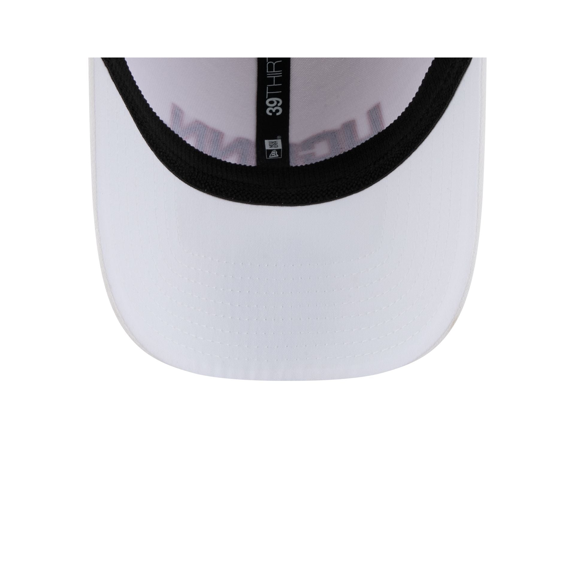 Connecticut Huskies Optic White 39THIRTY Stretch Fit Hat