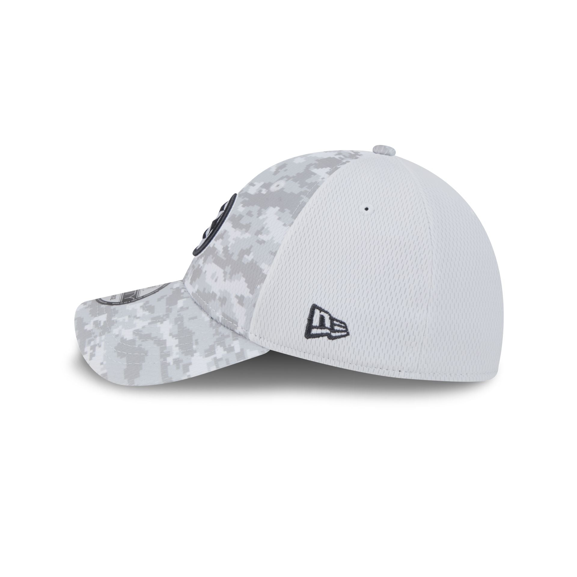 Pittsburgh Steelers 2024 Salute to Service 39THIRTY Stretch Fit Hat