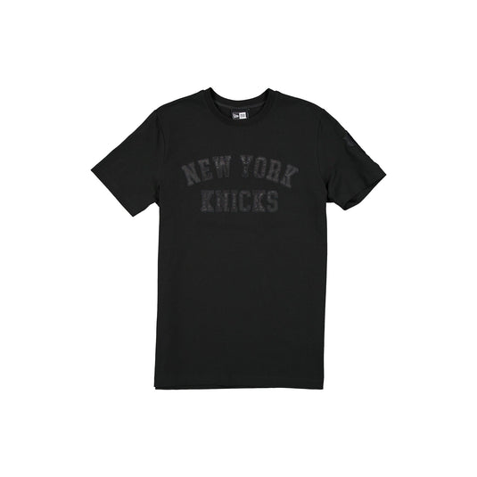 New York Knicks Black on Black Logo Select T-Shirt - New Era Cap
