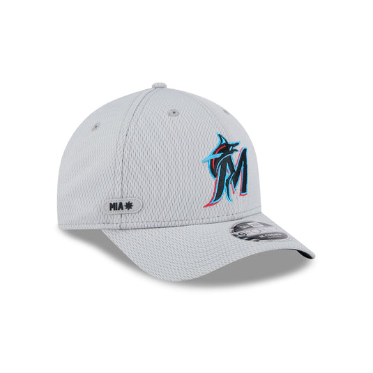 Miami Marlins 2025 Clubhouse Gray 9FORTY M-Crown Snapback Hat - New Era Cap