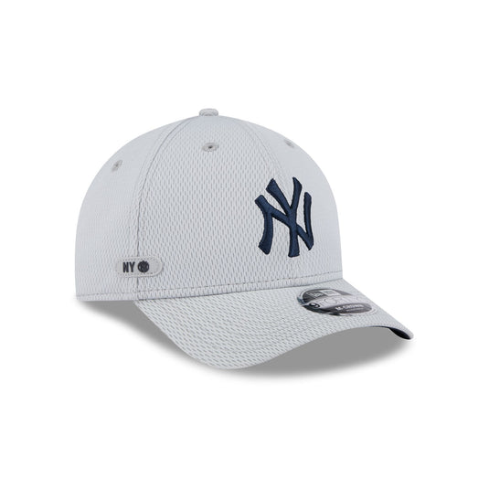 New York Yankees 2025 Clubhouse Gray 9FORTY M-Crown Snapback Hat - New Era Cap