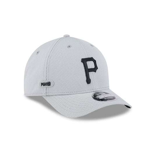 Pittsburgh Pirates 2025 Clubhouse Gray 9FORTY M-Crown Snapback Hat - New Era Cap