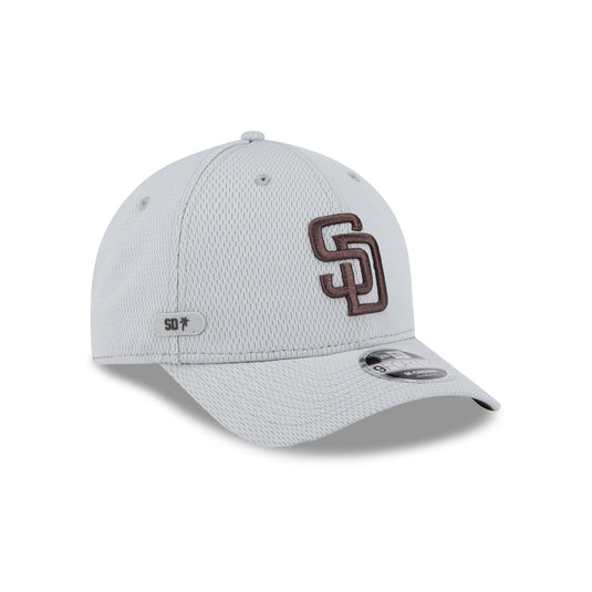 San Diego Padres 2025 Clubhouse Gray 9FORTY M-Crown Snapback Hat - New Era Cap