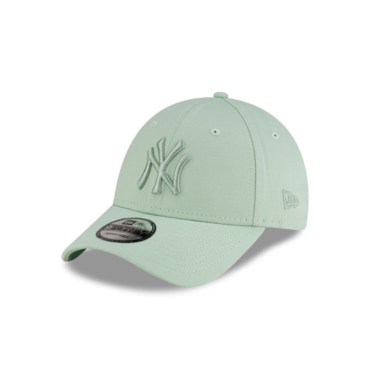 New York Yankees League Essential Pastel Green 9FORTY Adjustable Hat - New Era Cap