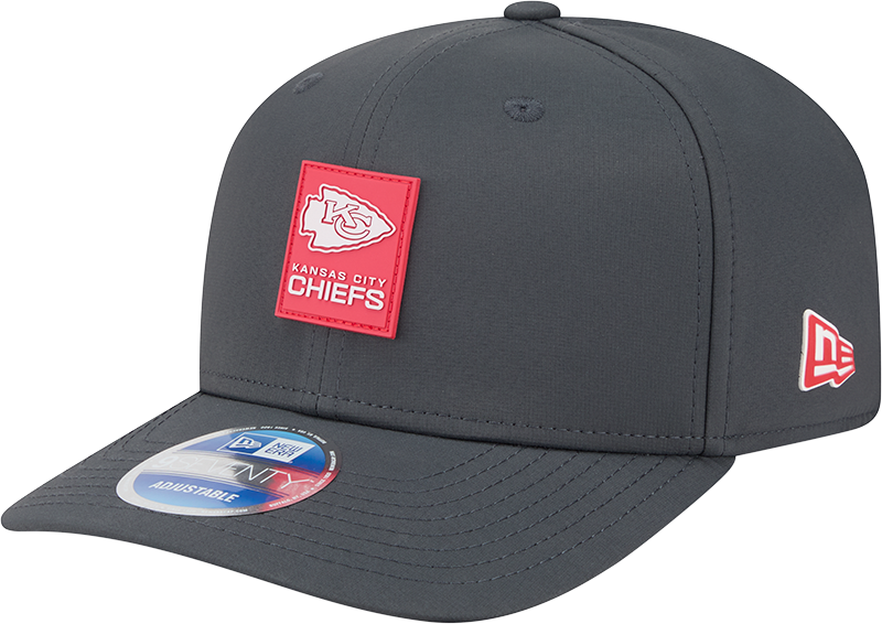 Kansas City Chiefs 2025 Sideline Cold Weather Steel Clouds 9SEVENTY Stretch-Snap Hat