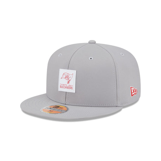 Tampa Bay Buccaneers 2025 Sideline Hot Weather Gray 59FIFTY Fitted Hat - New Era Cap
