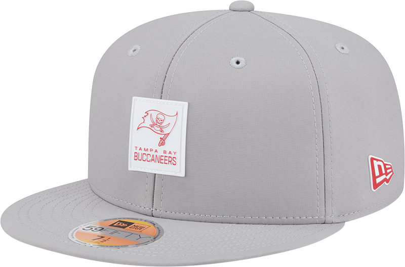 Tampa Bay Buccaneers 2025 Sideline Hot Weather Gray 59FIFTY Fitted Hat