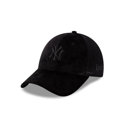 New York Yankees Black Velour Women's 9FORTY Adjustable Hat