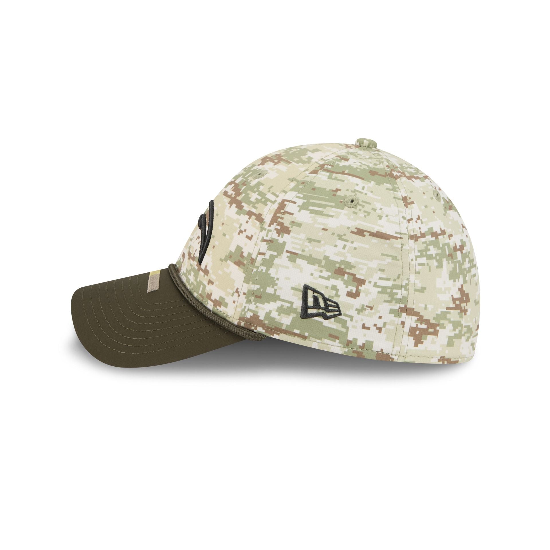 Los Angeles Chargers 2025 Salute to Service Digi Camo 39THIRTY Stretch Fit Hat