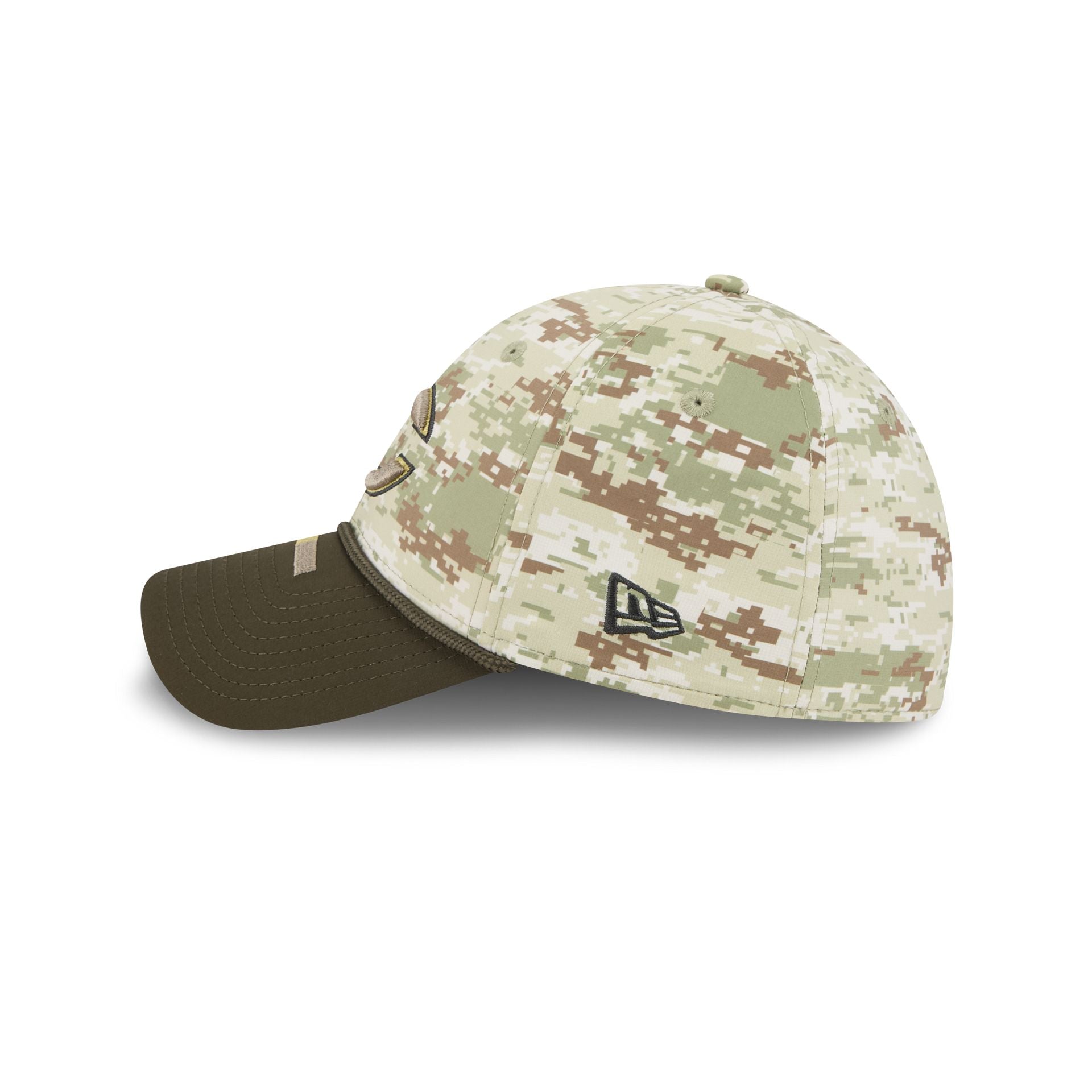 Chicago Bears 2025 Salute to Service Digi Camo 39THIRTY Stretch Fit Hat