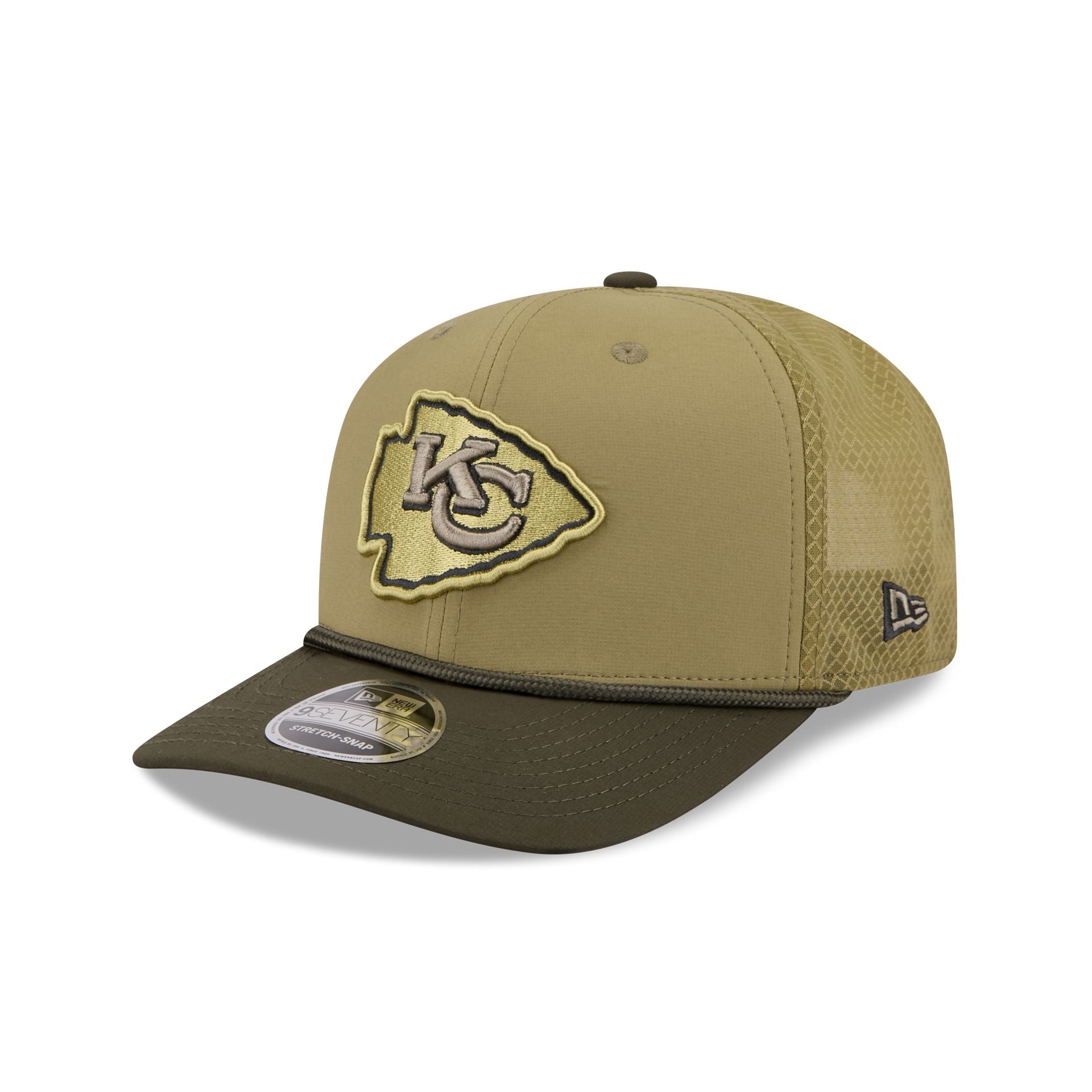 Kansas City Chiefs 2025 Salute to Service 9SEVENTY Trucker Hat