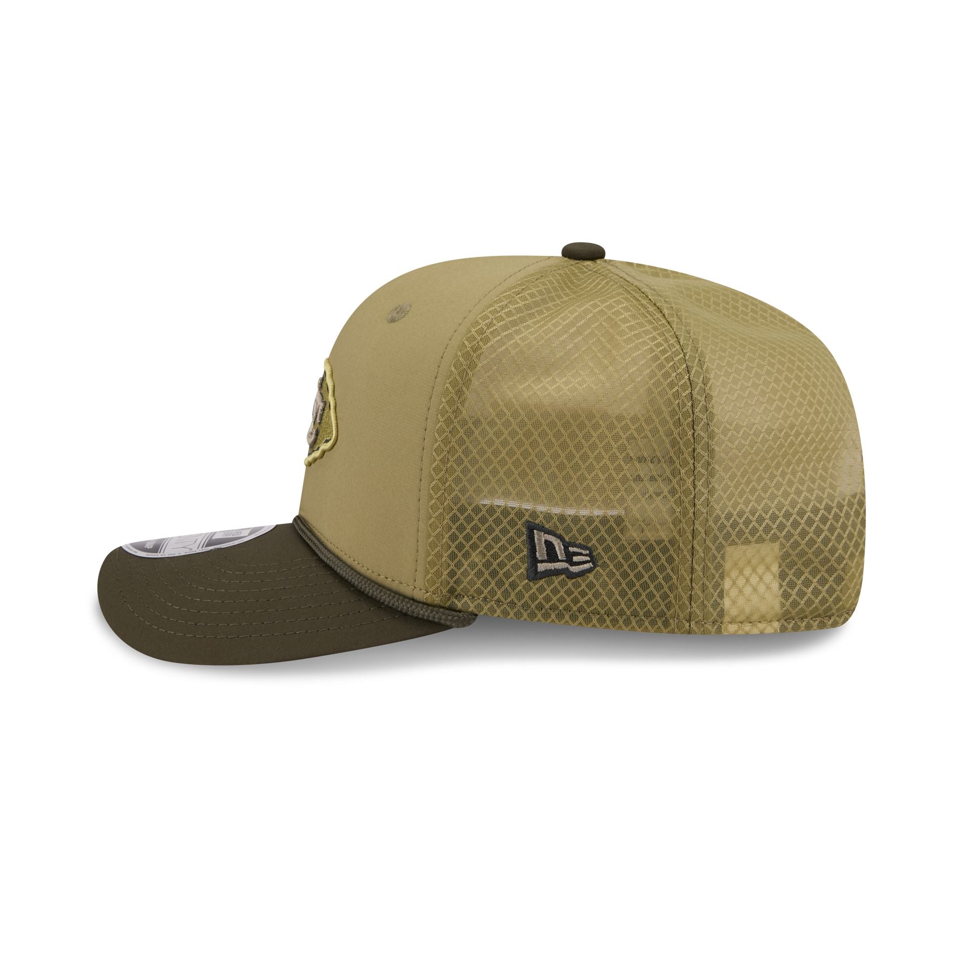 Kansas City Chiefs 2025 Salute to Service 9SEVENTY Trucker Hat
