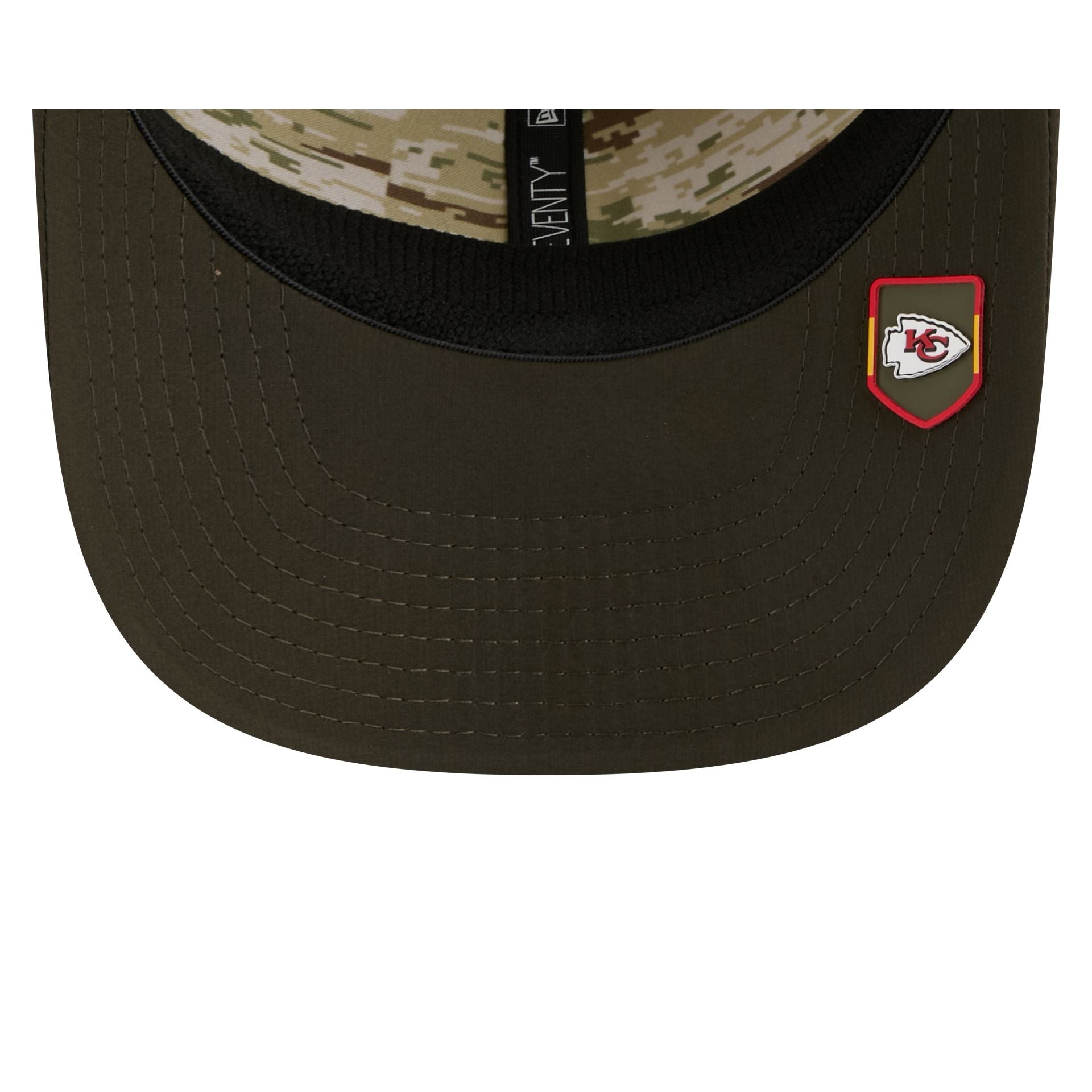 Kansas City Chiefs 2025 Salute to Service 9SEVENTY Trucker Hat