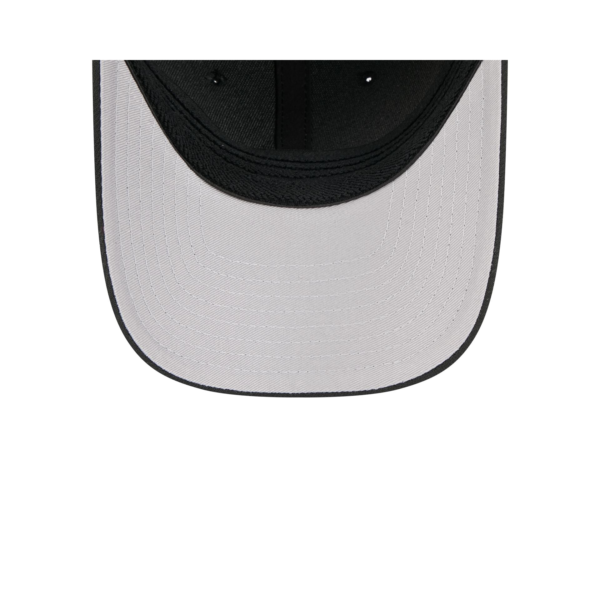 San Francisco Giants Black and White 39THIRTY M-Crown Stretch Fit Hat