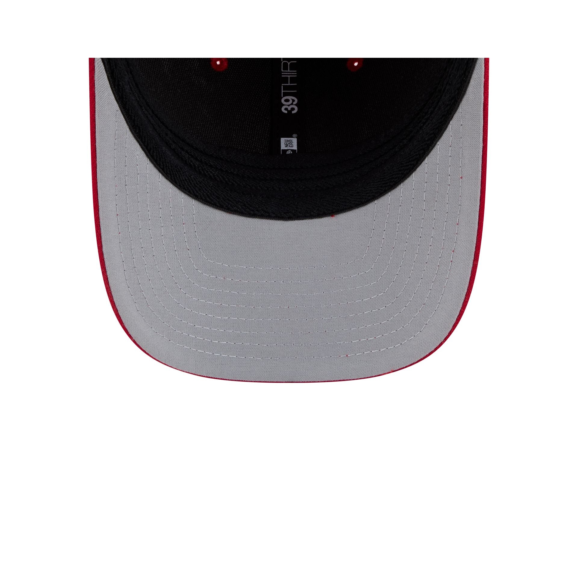 2026 World Baseball Classic Canada 39THIRTY M-Crown Stretch Fit Hat