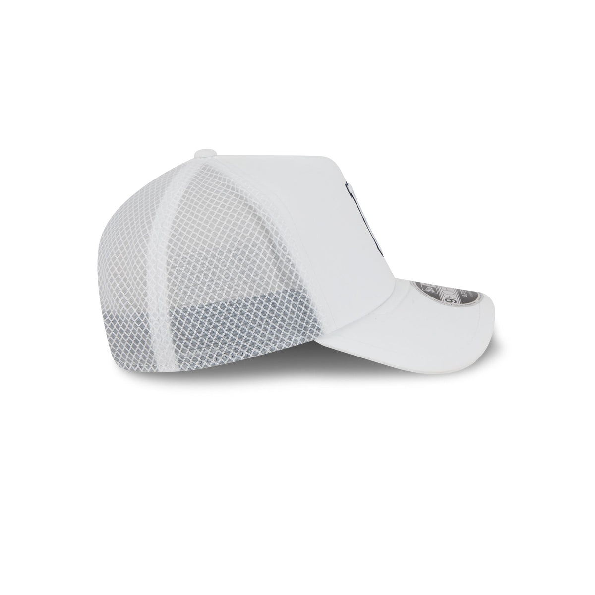 Boston Red Sox 2026 Batting Practice White 9FORTY APEX Trucker Hat