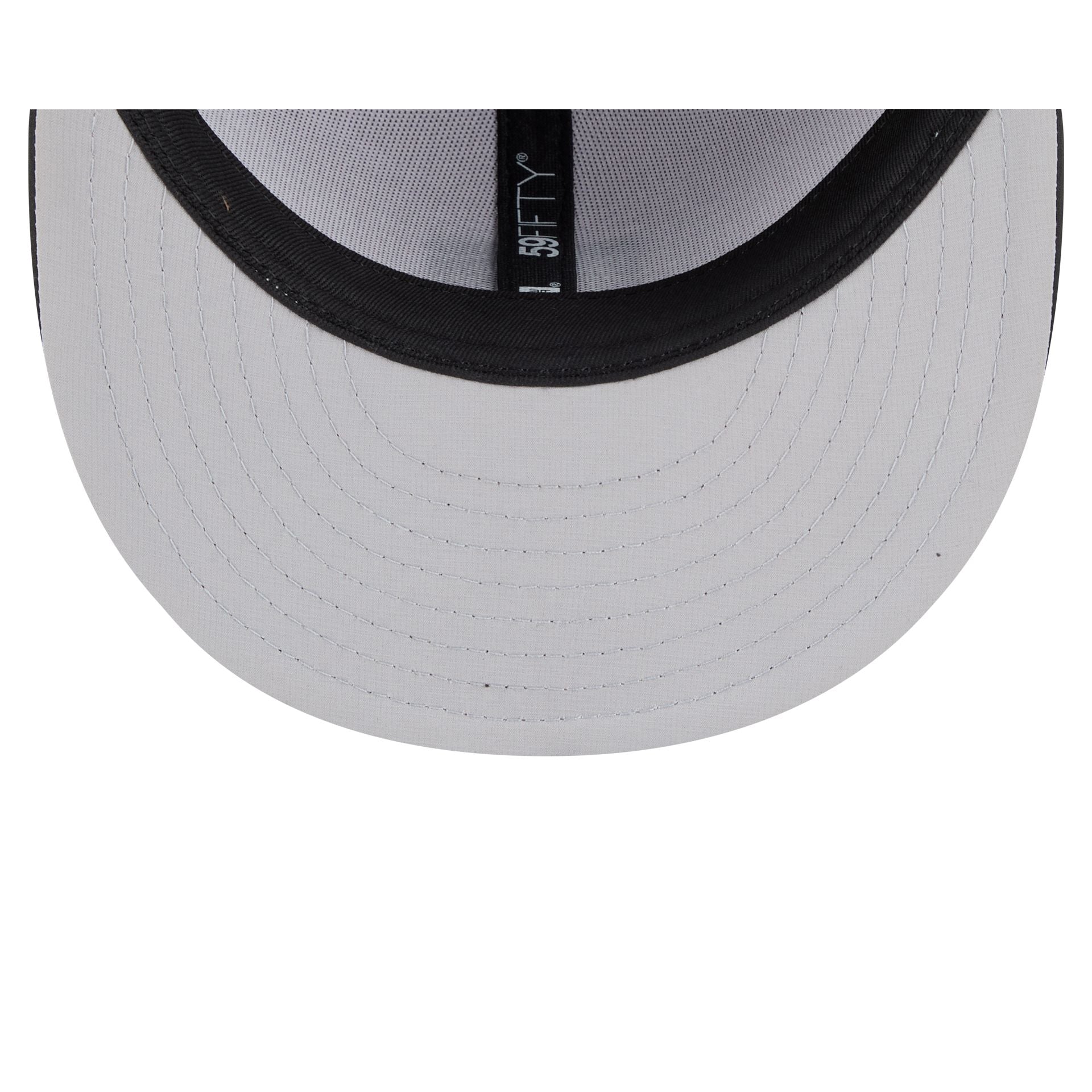 Chicago Cubs 2026 Clubhouse Black & White 59FIFTY Fitted Hat