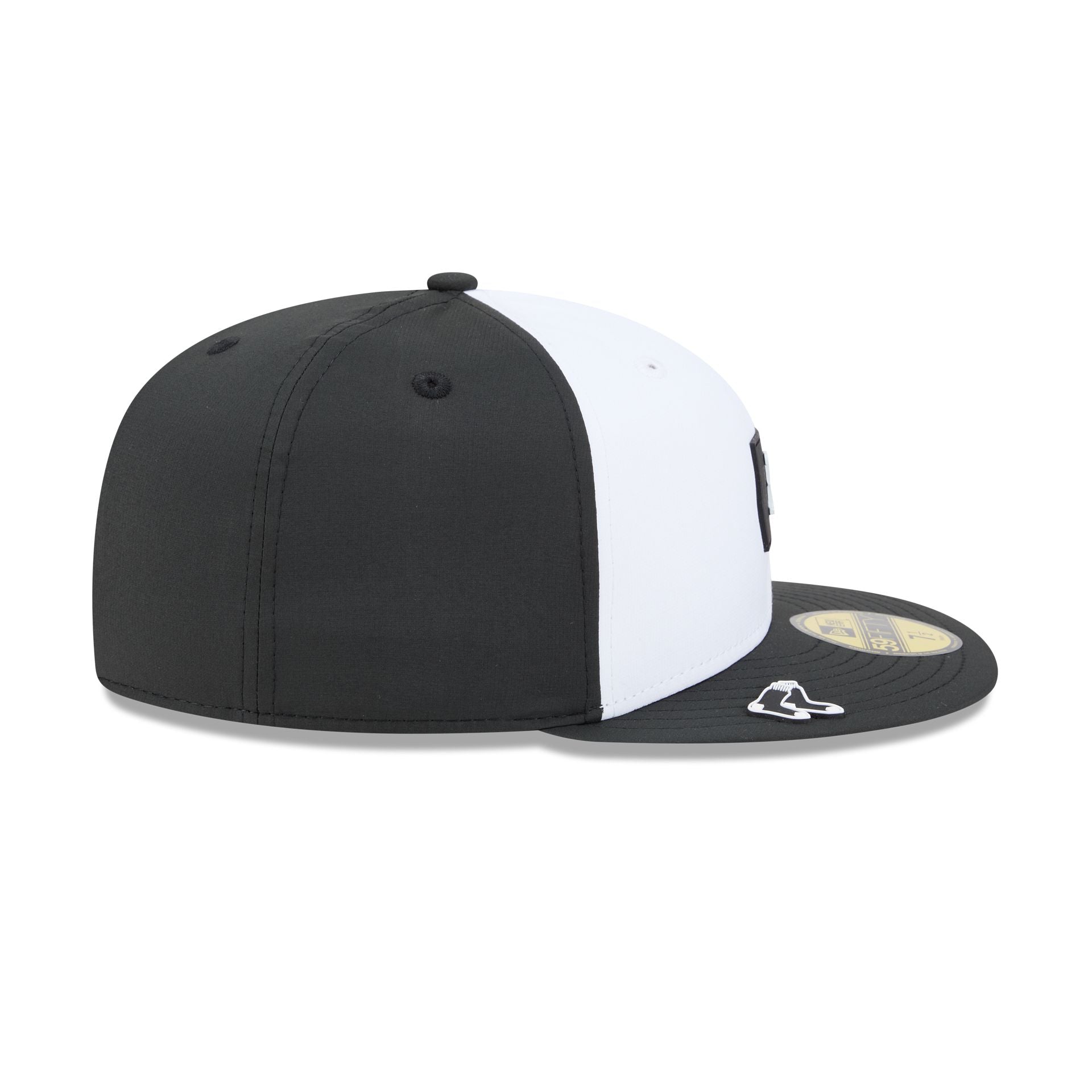 Boston Red Sox 2026 Clubhouse Black & White 59FIFTY Fitted Hat