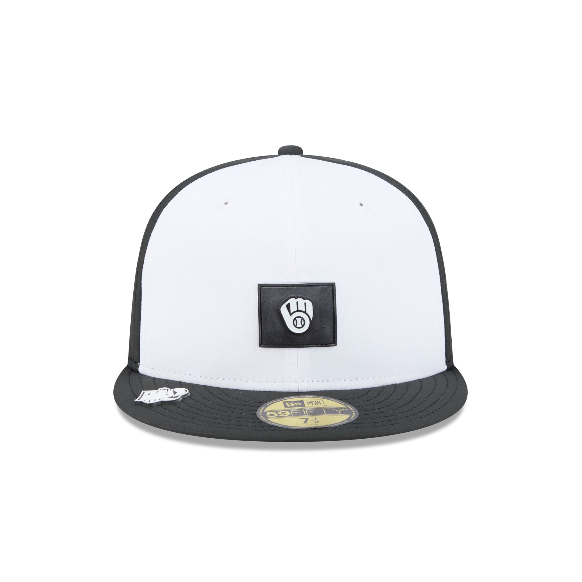 Milwaukee Brewers 2026 Clubhouse Black & White 59FIFTY Fitted Hat
