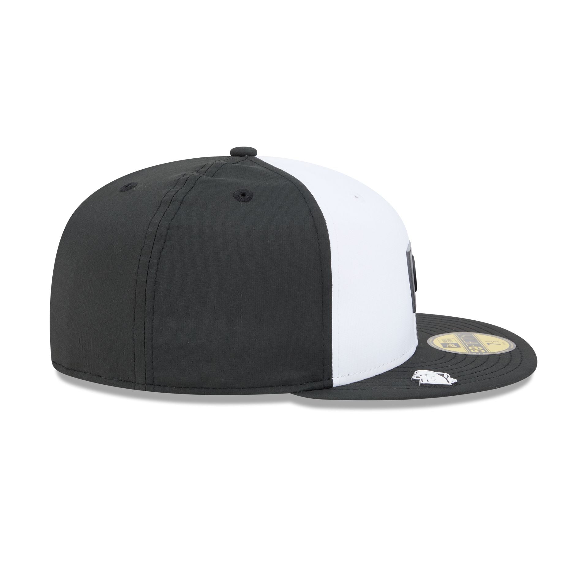 Milwaukee Brewers 2026 Clubhouse Black & White 59FIFTY Fitted Hat