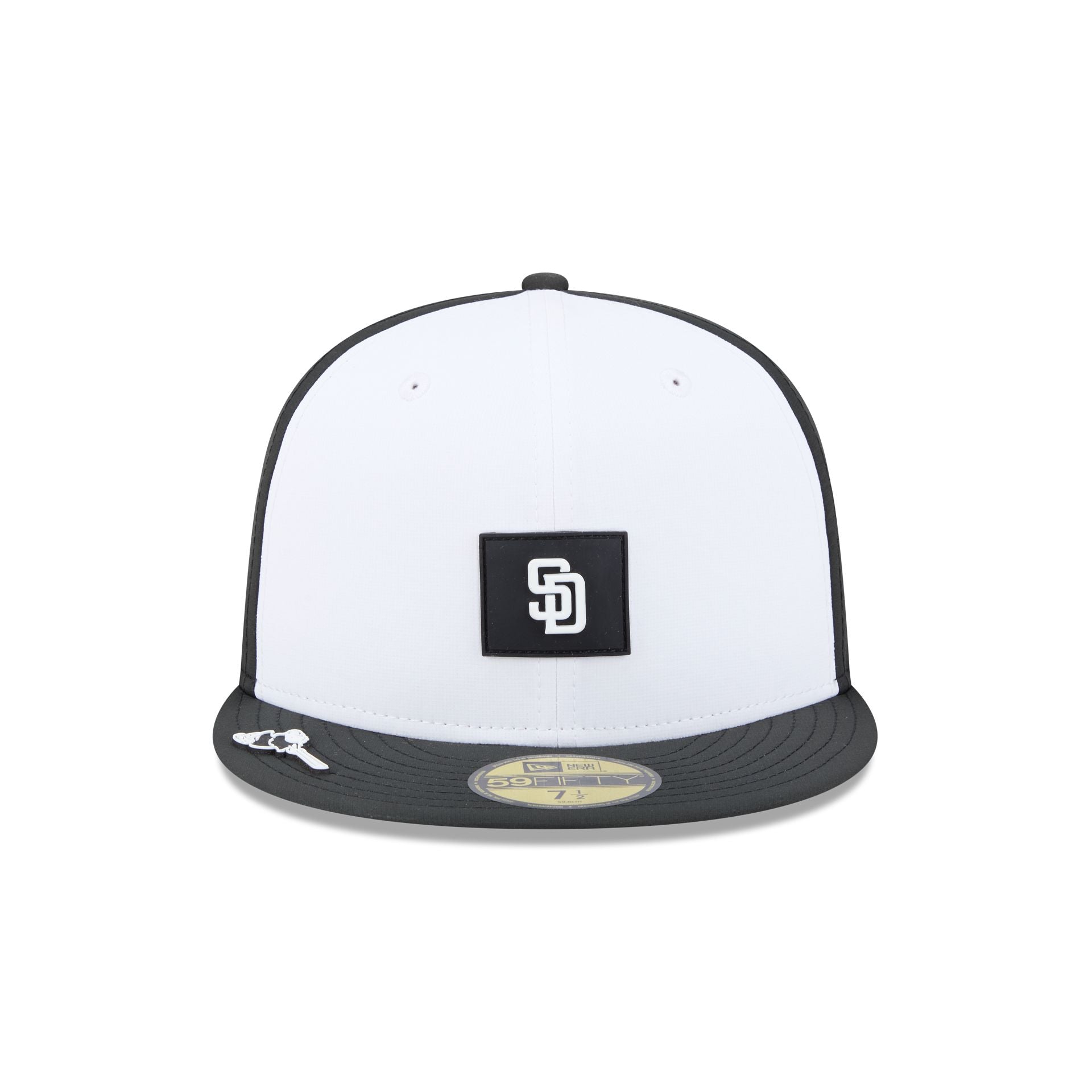 San Diego Padres 2026 Clubhouse Black & White 59FIFTY Fitted Hat