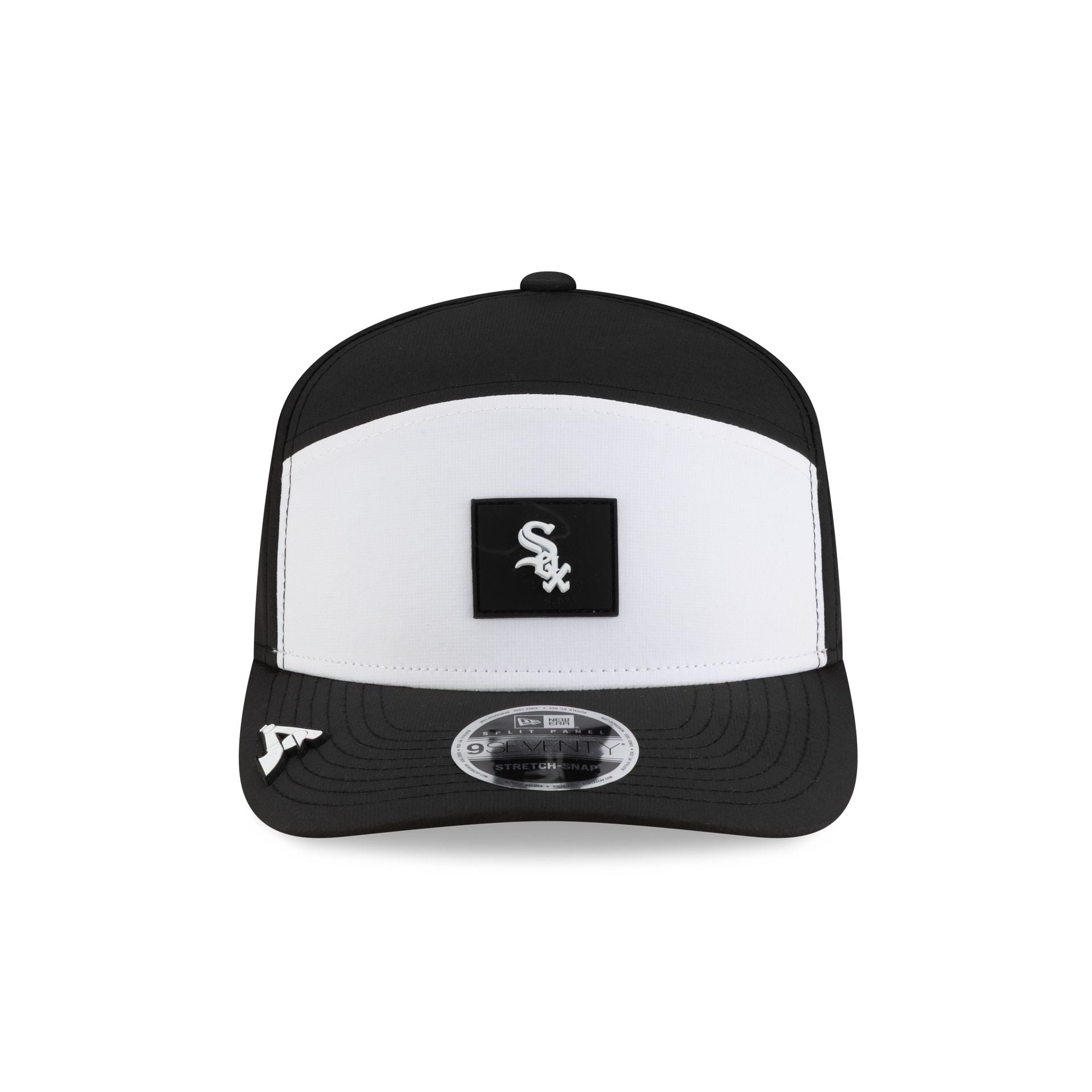 Chicago White Sox 2026 Clubhouse Black & White Split Panel 9SEVENTY Stretch-Snap Hat