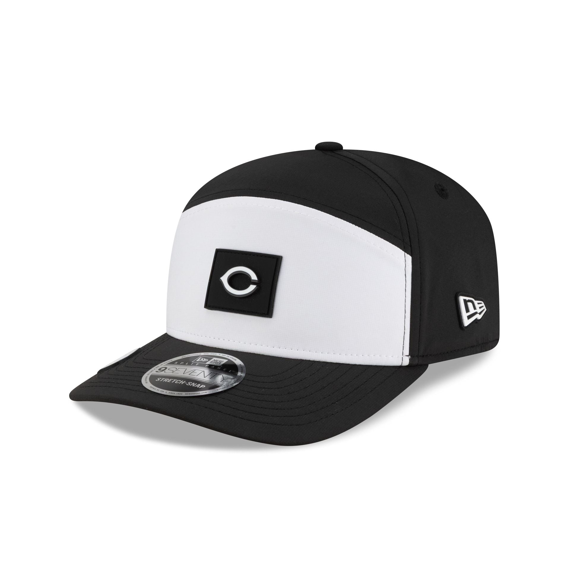 Cincinnati Reds 2026 Clubhouse Black & White Split Panel 9SEVENTY Stretch-Snap Hat