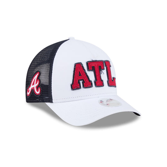 Atlanta Braves Optic White Felt Logo Women's 9FORTY M-Crown A-Frame Trucker Hat - New Era Cap