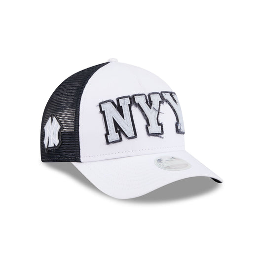 New York Yankees Optic White Felt Logo Women's 9FORTY M-Crown A-Frame Trucker Hat - New Era Cap