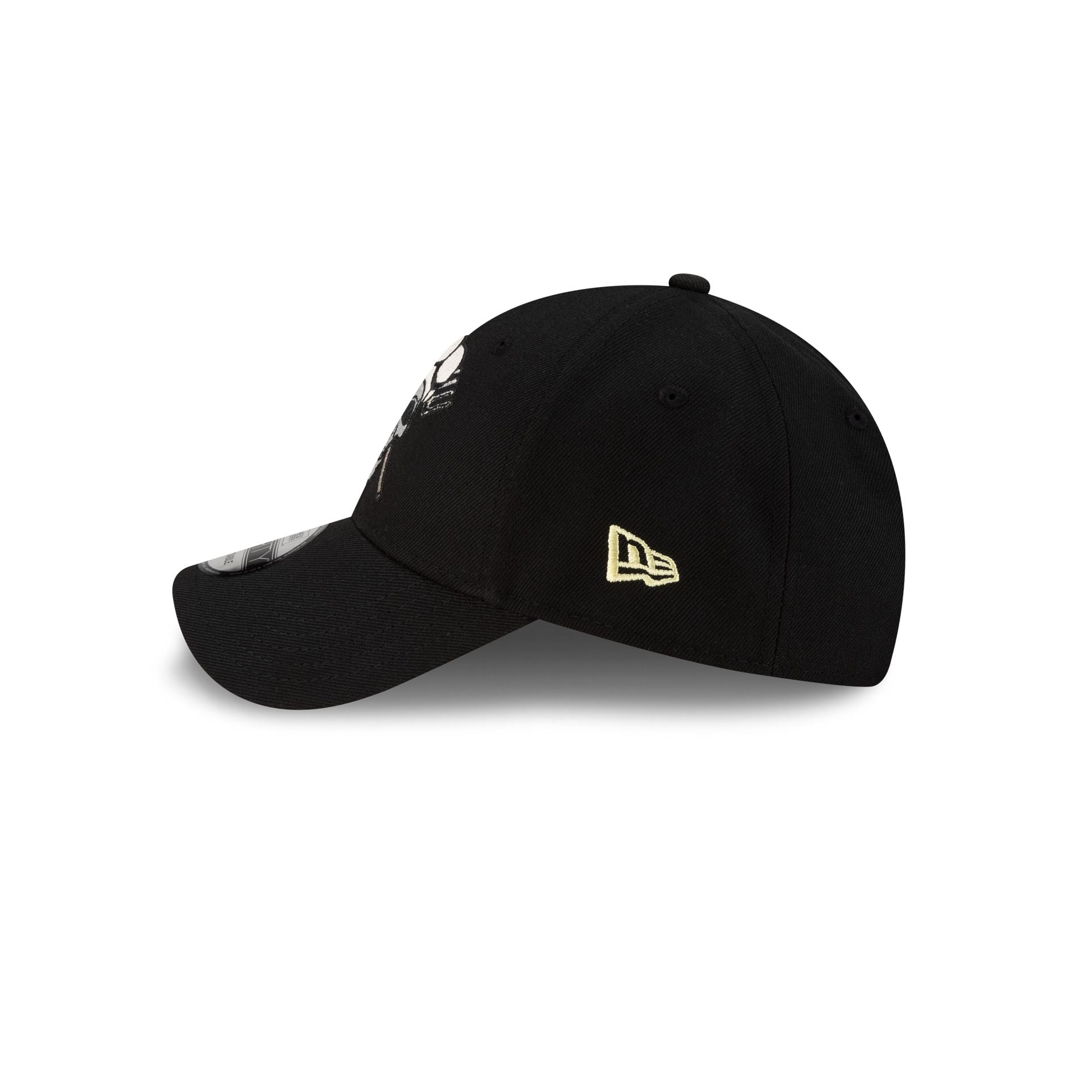 9FORTY One Piece ワンピース サンジ ブラック One Piece Sanji 9FORTY Adjustable Hat – New Era Cap