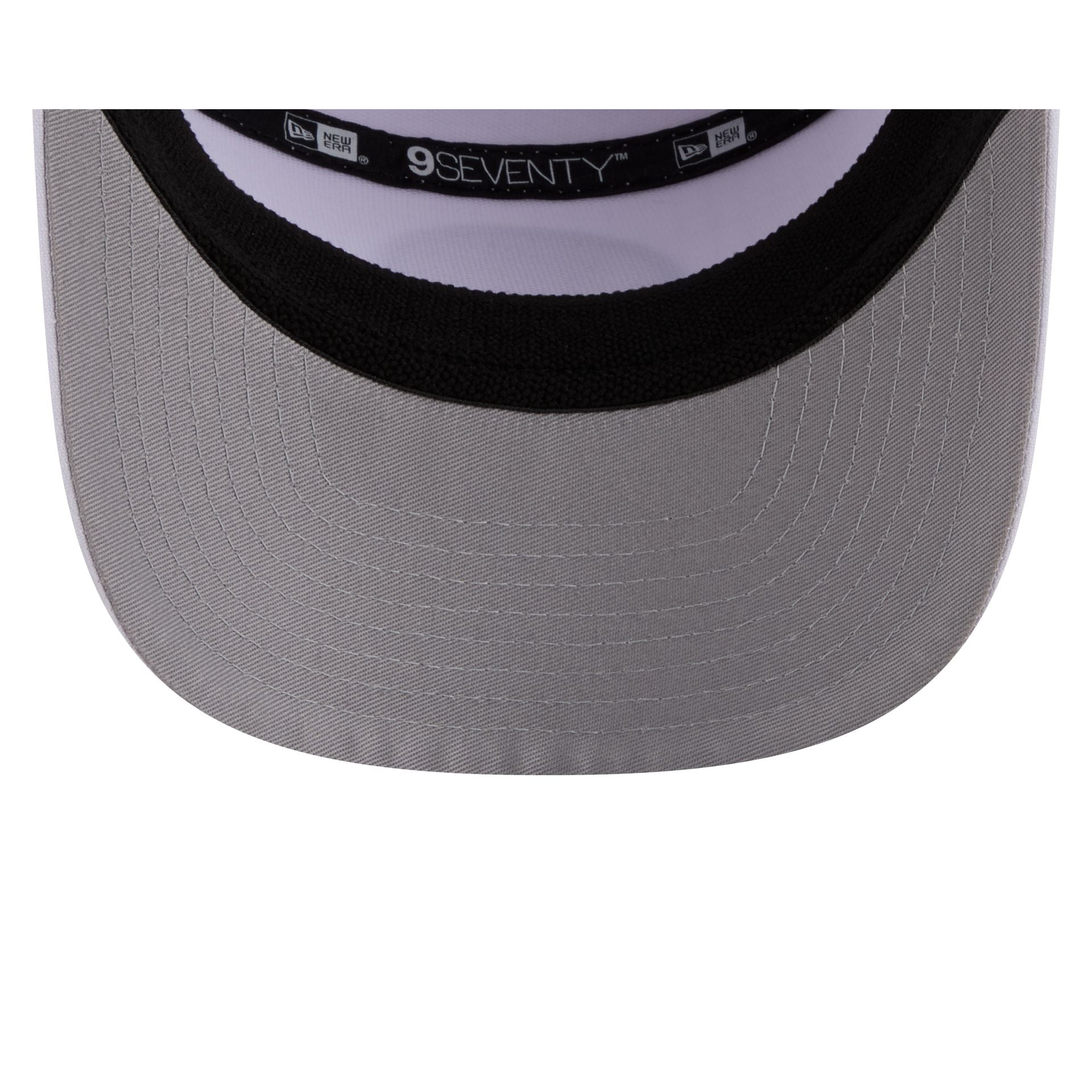 Atlanta Braves Circle Logo White Split Panel 9SEVENTY Stretch-Snap Hat