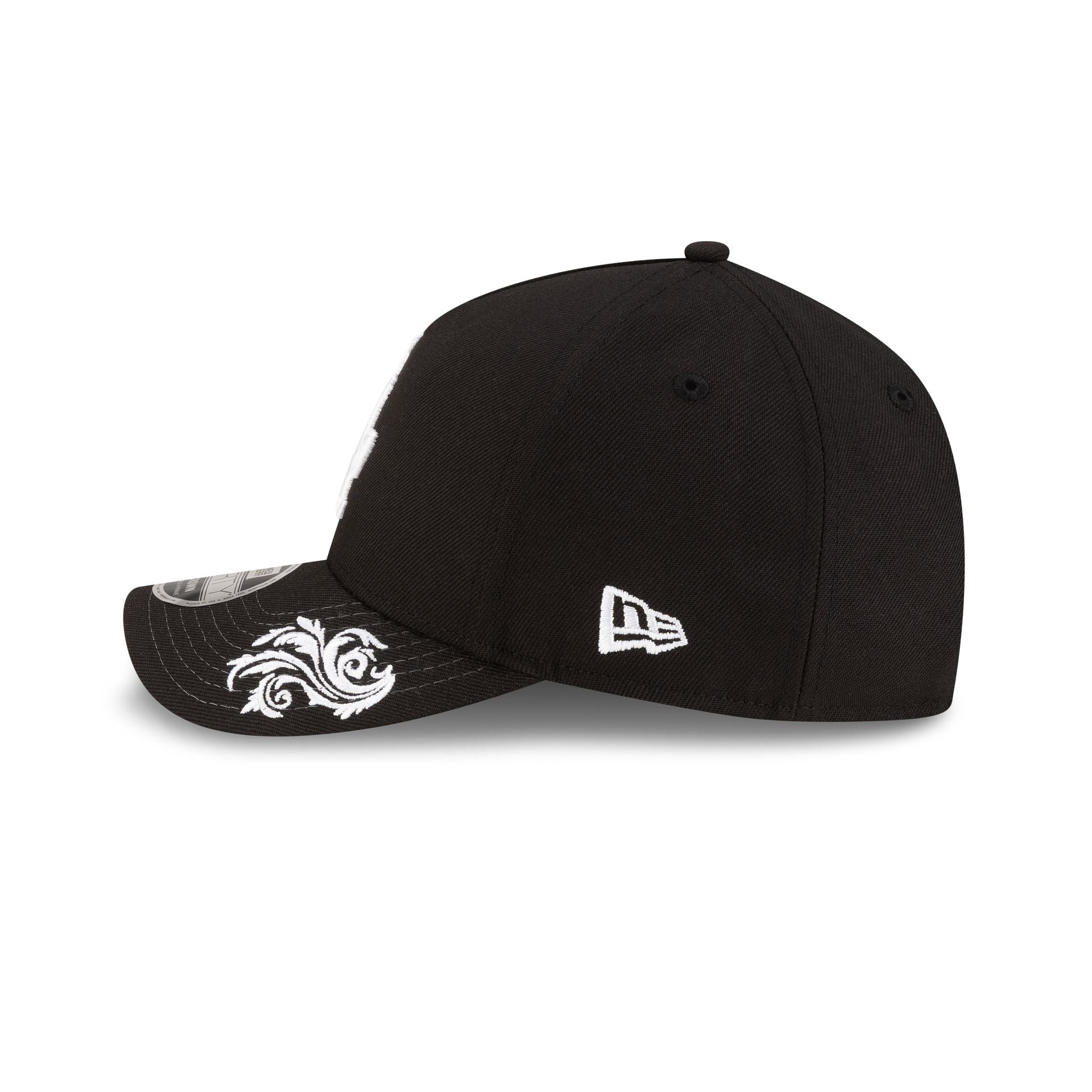 Los Angeles Dodgers Script Black and White 9FORTY M-Crown A-Frame Snapback Hat