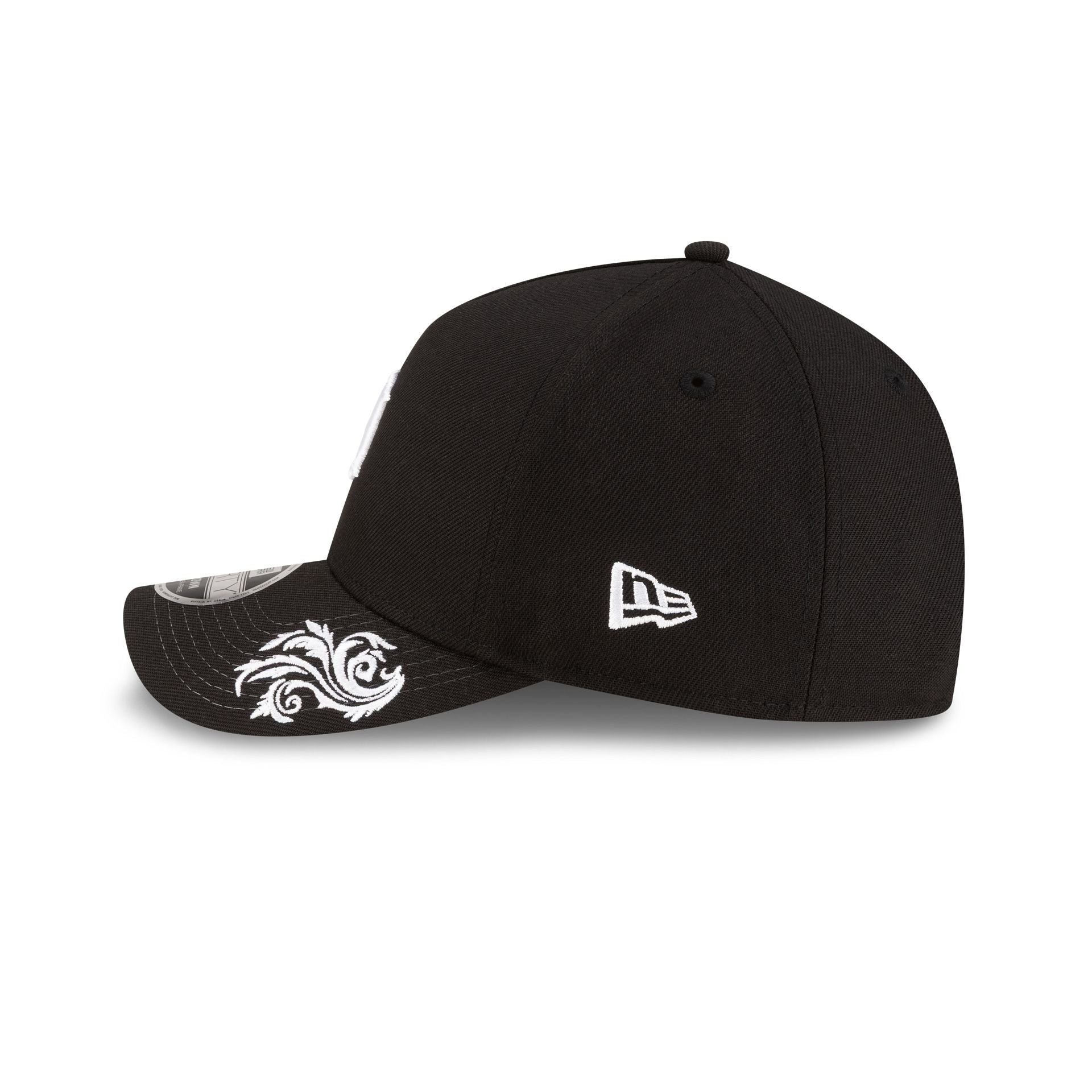 デトロイト・タイガース　9FORTY M-CROWN　ブラック＆ホワイト Detroit Tigers Script Black and White 9FORTY M-Crown A-Frame