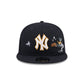 New York Yankees Daffy Duck Catch 9FIFTY Snapback Hat