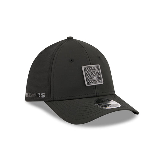 Chicago Bears 2026 Training Black 39THIRTY M-Crown Stretch-Fit Hat - New Era Cap