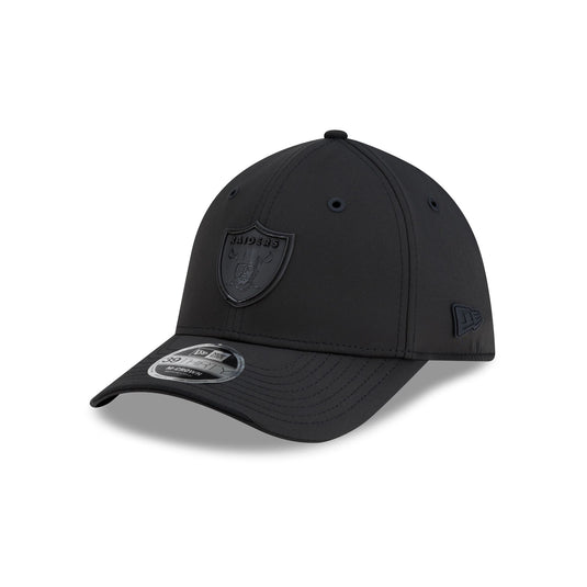 Las Vegas Raiders 2026 Sideline Black 39THIRTY M-Crown Stretch Fit Hat