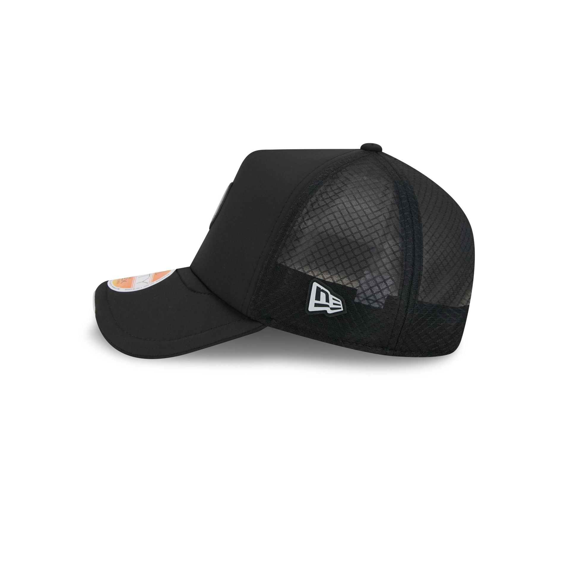 Las Vegas Raiders 2026 Sideline 9FORTY APEX Trucker Hat