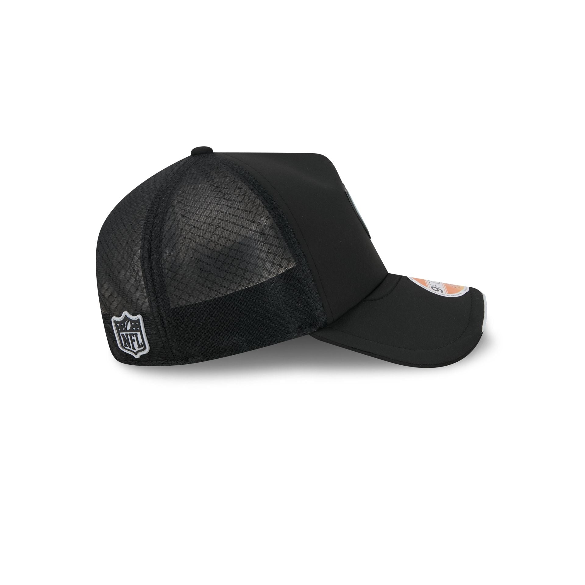 Las Vegas Raiders 2026 Sideline 9FORTY APEX Trucker Hat