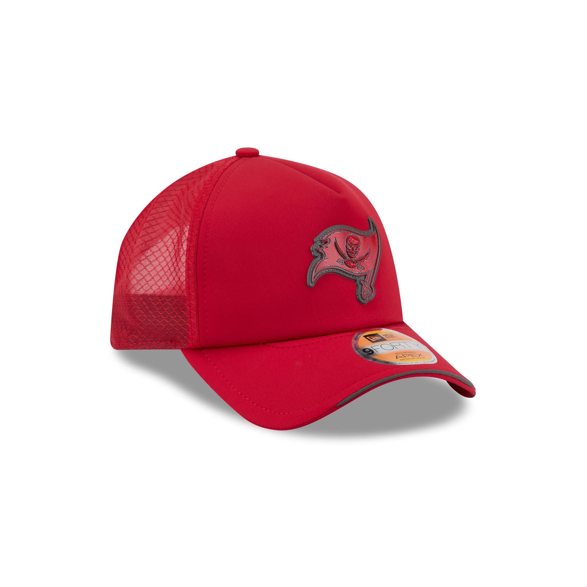 Tampa Bay Buccaneers 2026 Sideline 9FORTY APEX Trucker Hat