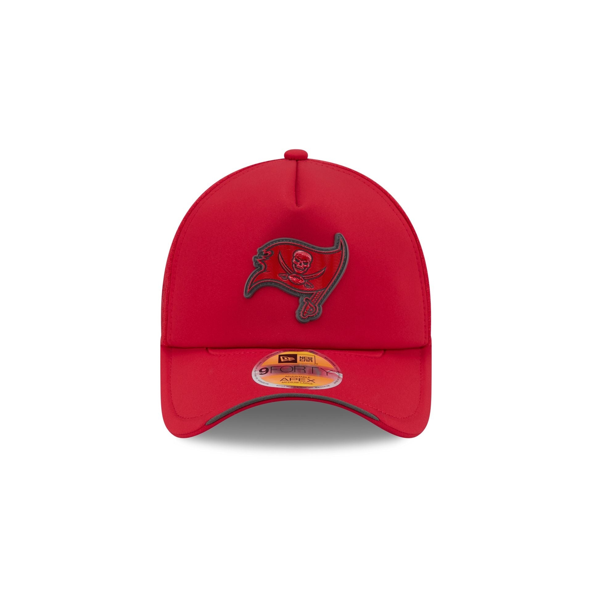 Tampa Bay Buccaneers 2026 Sideline 9FORTY APEX Trucker Hat