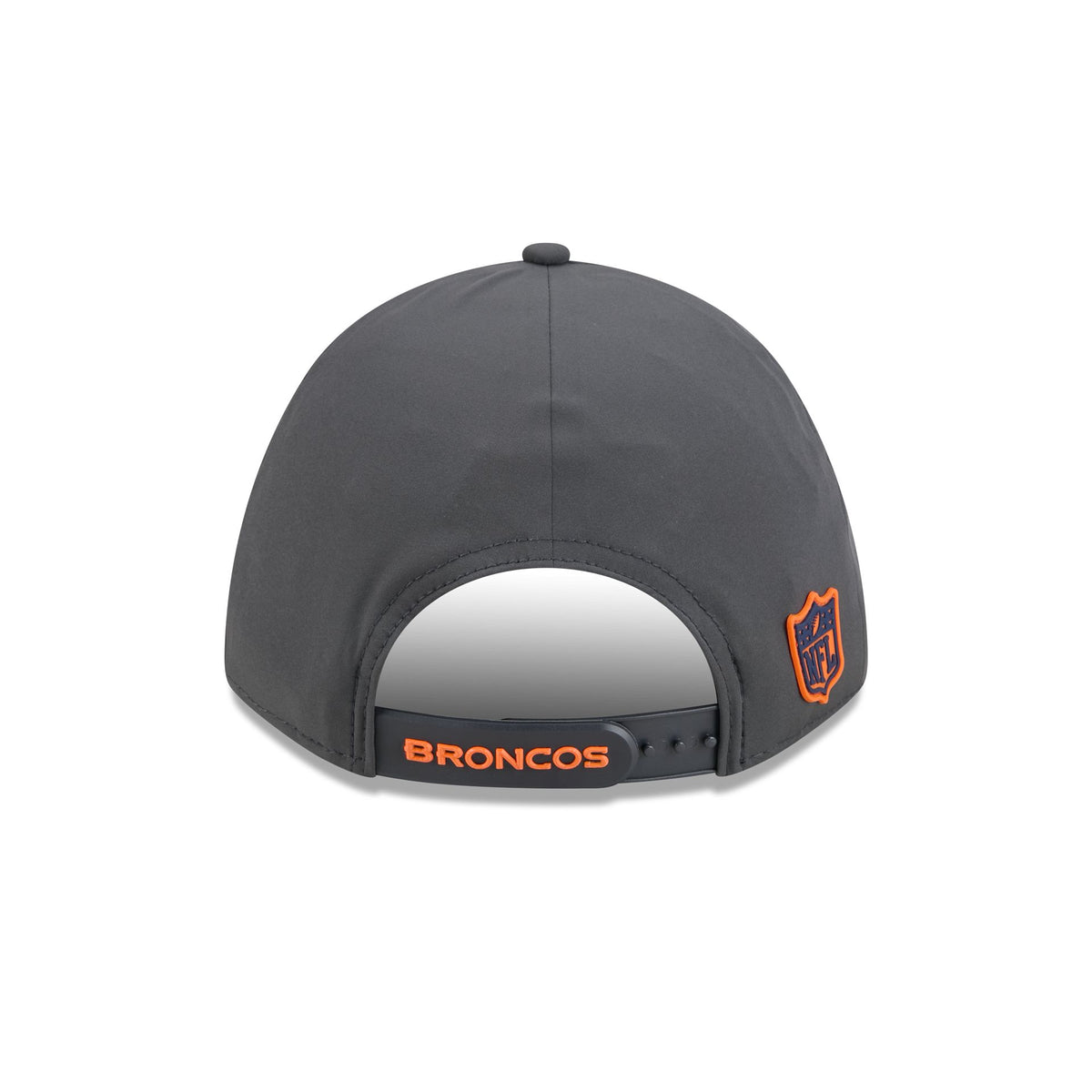 Denver Broncos 2026 Sideline Cold Weather 9FORTY M-Crown Snapback Hat