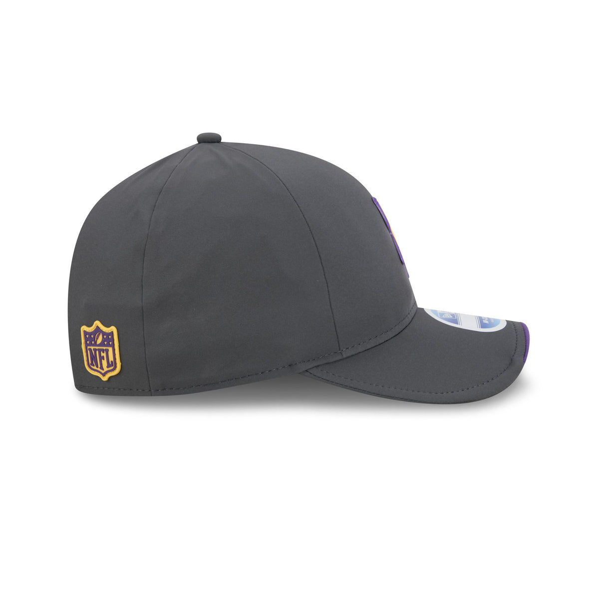 Minnesota Vikings 2026 Sideline Cold Weather 9FORTY M-Crown Snapback Hat